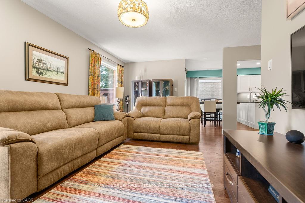 Photo 8 of 2221 Bluegrass Lane, Burlington, Orchard — HOMEH