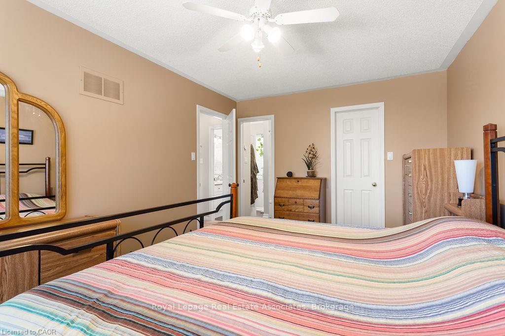 Photo 10 of 2221 Bluegrass Lane, Burlington, Orchard — HOMEH
