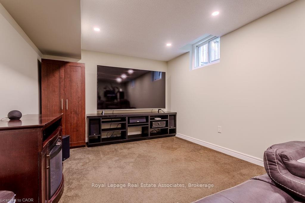 Photo 14 of 2221 Bluegrass Lane, Burlington, Orchard — HOMEH