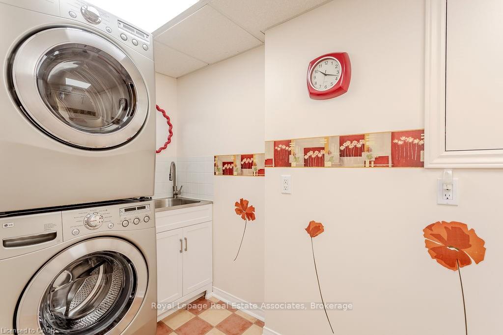 Photo 15 of 2221 Bluegrass Lane, Burlington, Orchard — HOMEH