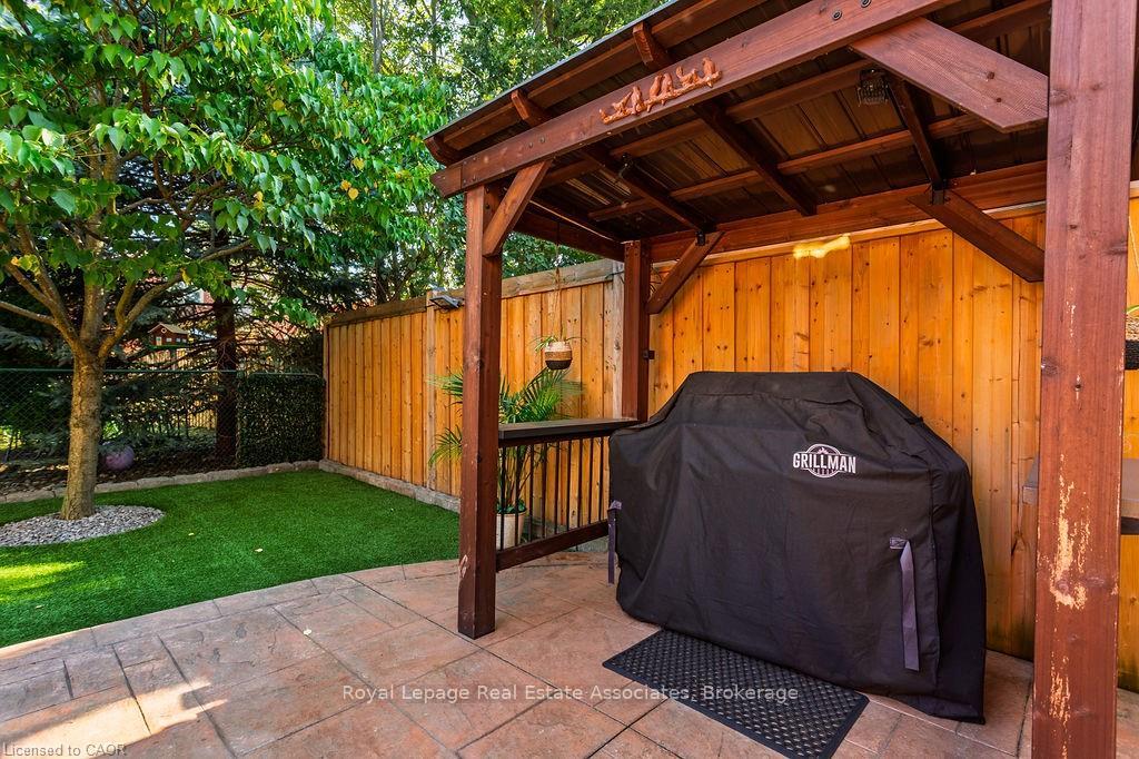 Photo 21 of 2221 Bluegrass Lane, Burlington, Orchard — HOMEH