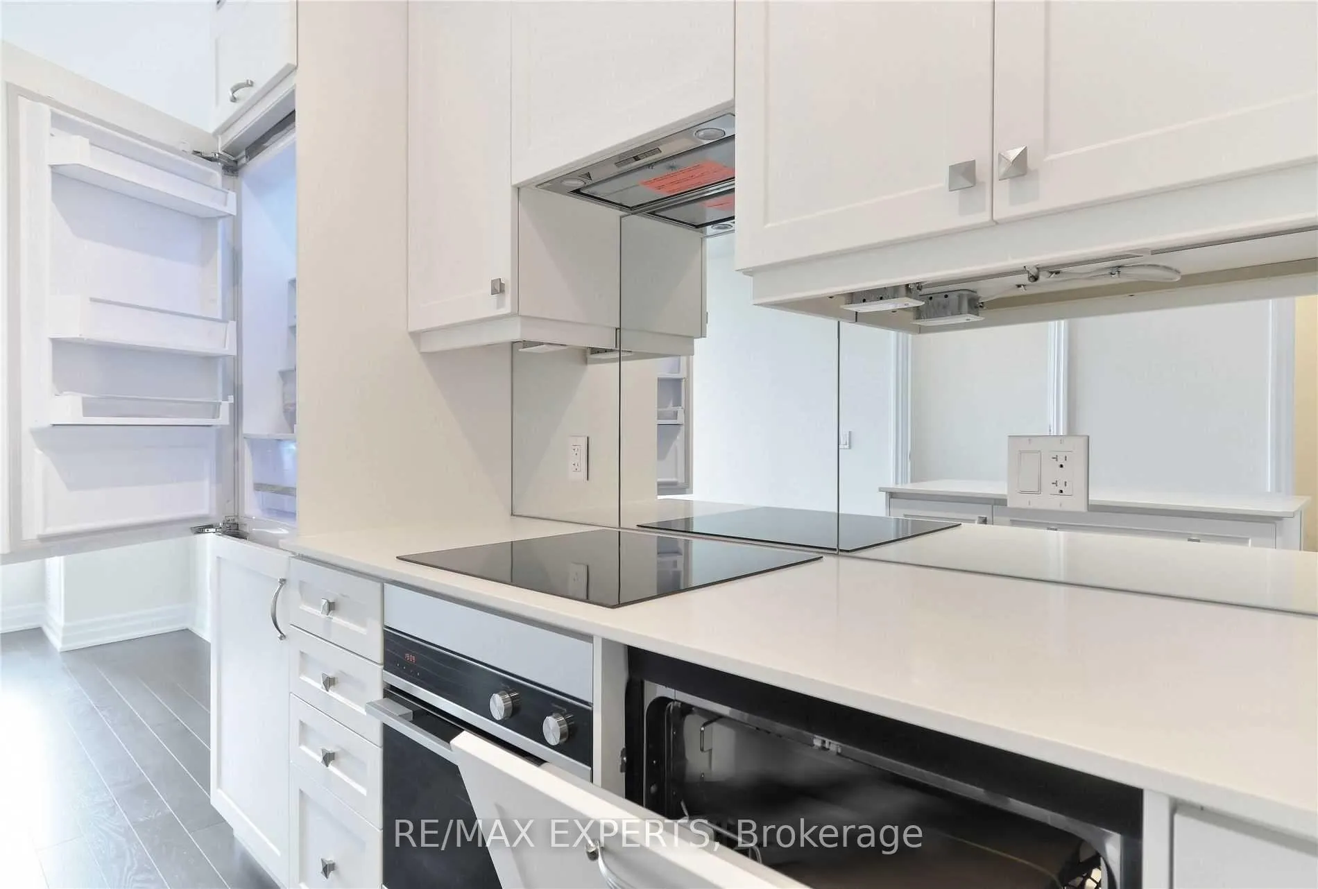 Photo 9 of Unit 907, 9085 Jane Street, Vaughan, Concord — HOMEH