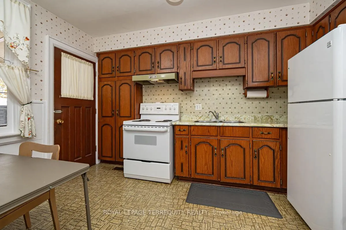 Photo 11 of 59 Ostend Avenue, Toronto, High Park-Swansea — HOMEH