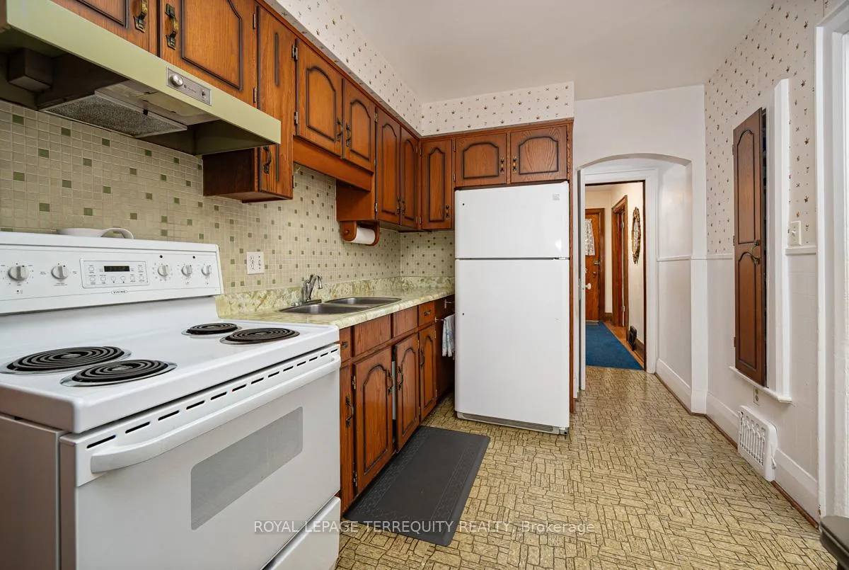 Photo 13 of 59 Ostend Avenue, Toronto, High Park-Swansea — HOMEH