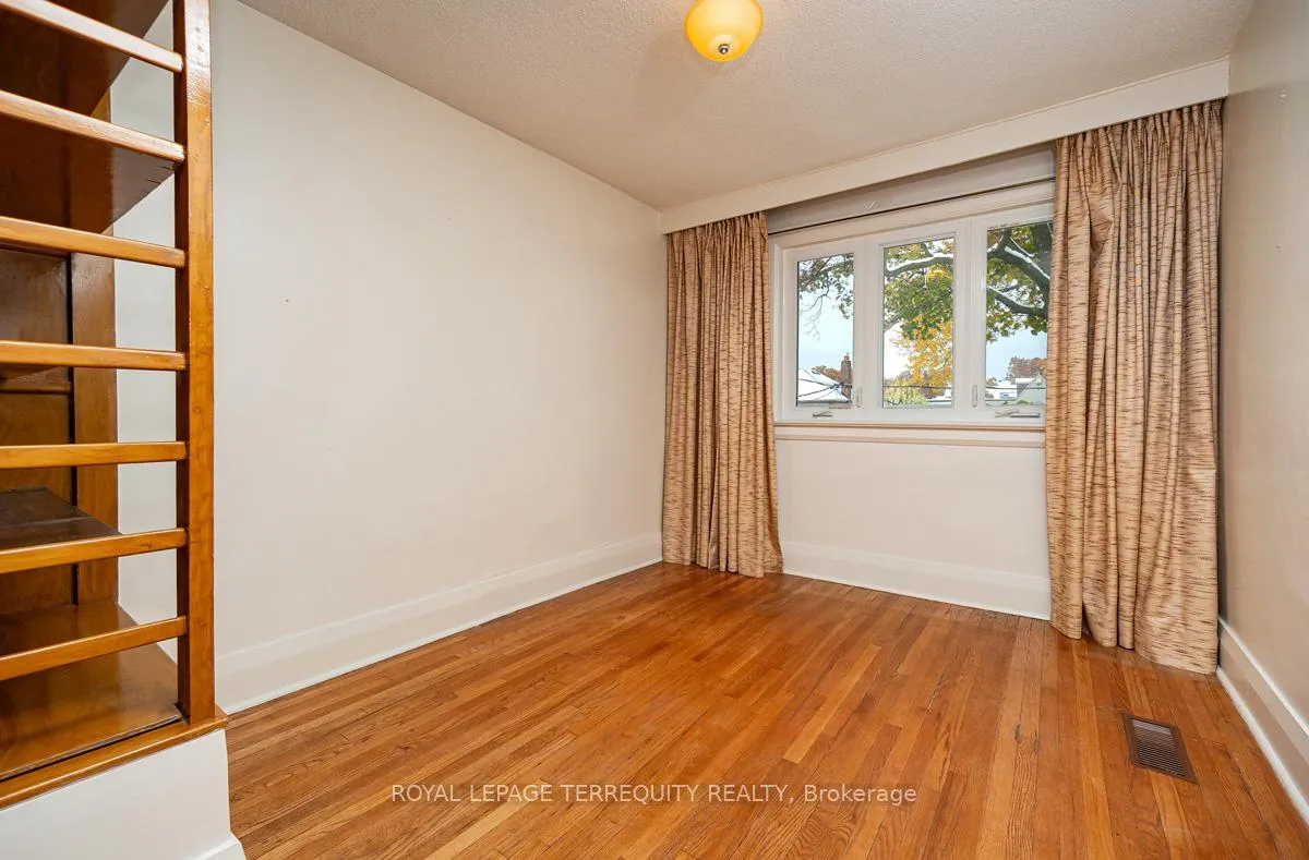Photo 20 of 59 Ostend Avenue, Toronto, High Park-Swansea — HOMEH