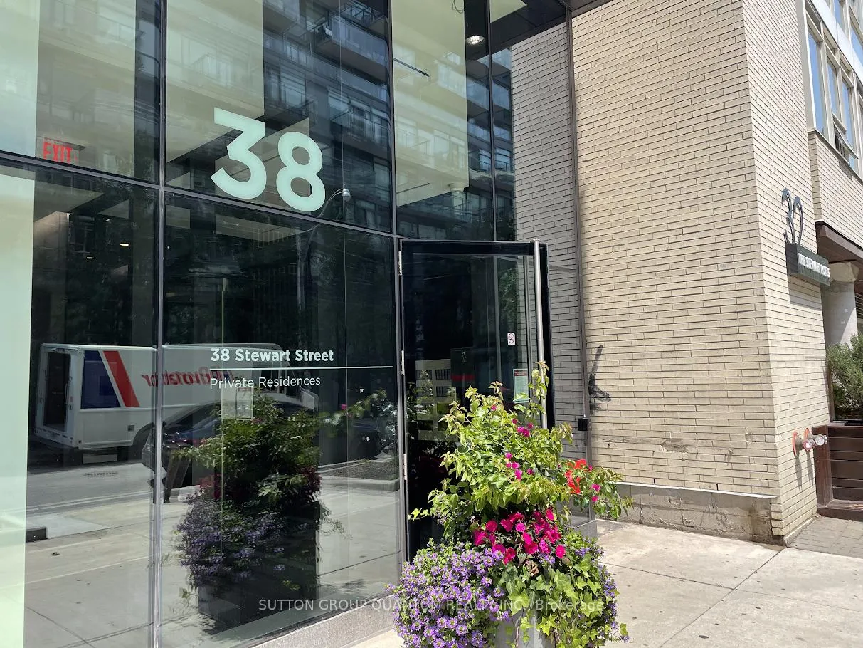 Front of Unit 805, 38 Stewart Street