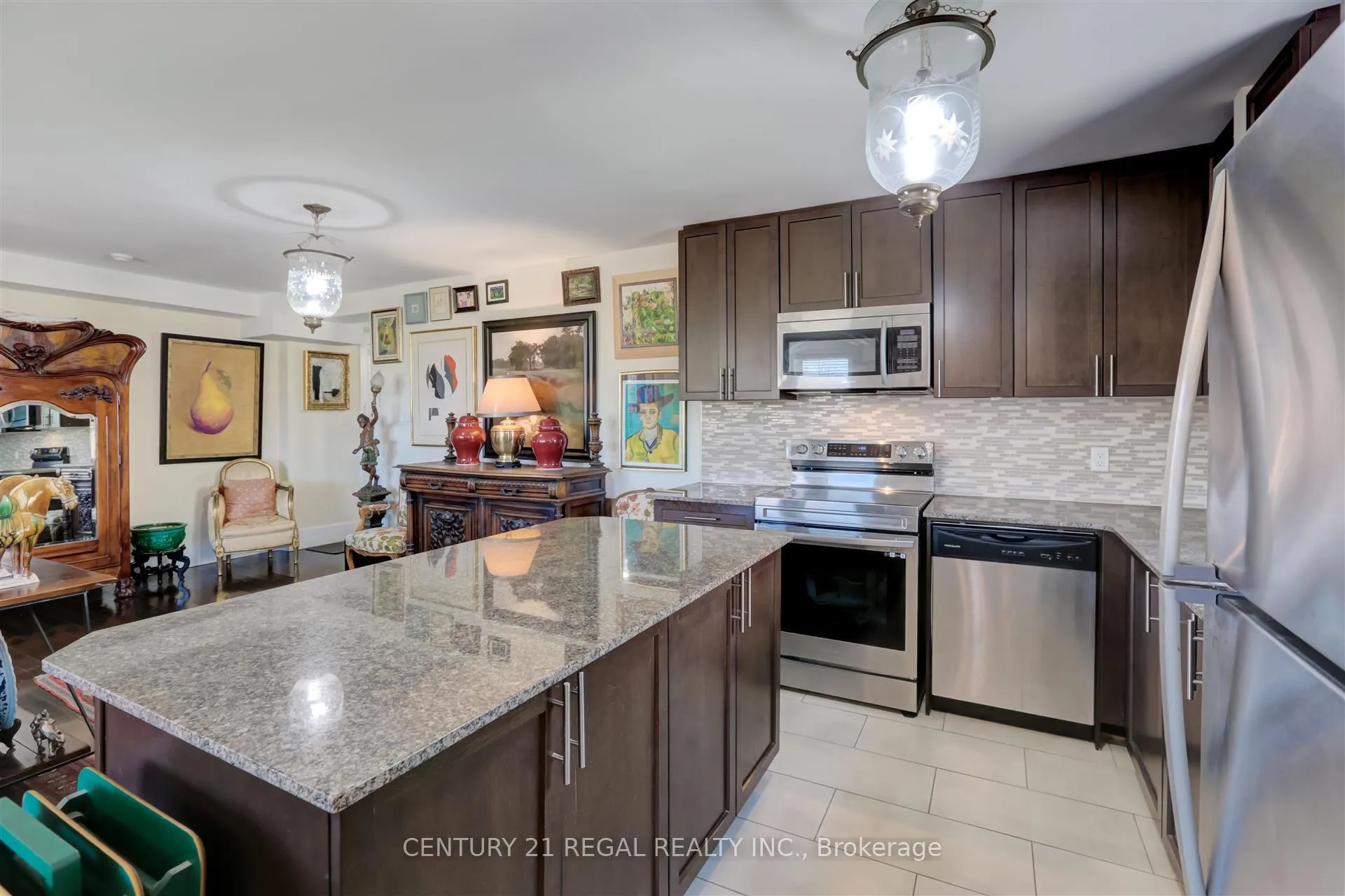 Front of Unit 408, 2603 Bathurst Street