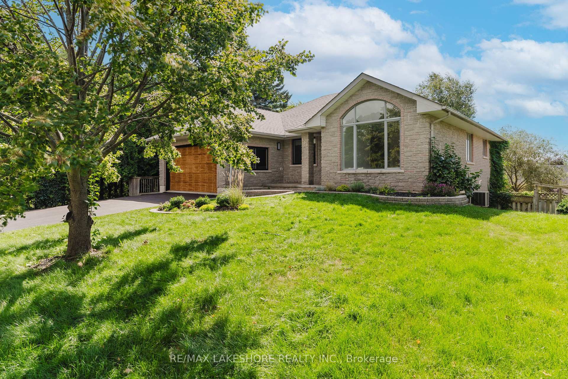 Photo 3 of 333 Booth Court, Cobourg — HOMEH