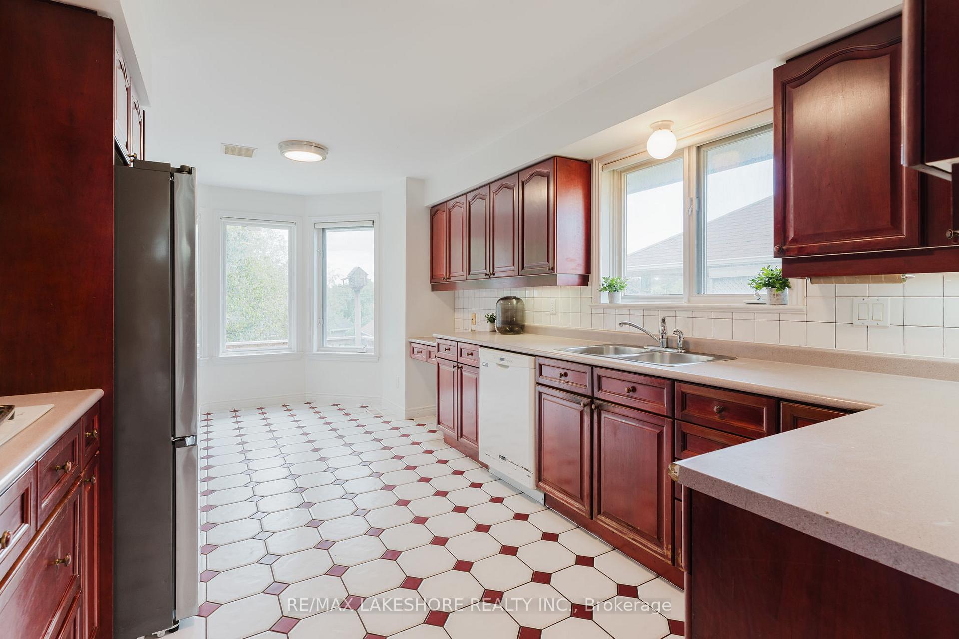 Photo 8 of 333 Booth Court, Cobourg — HOMEH