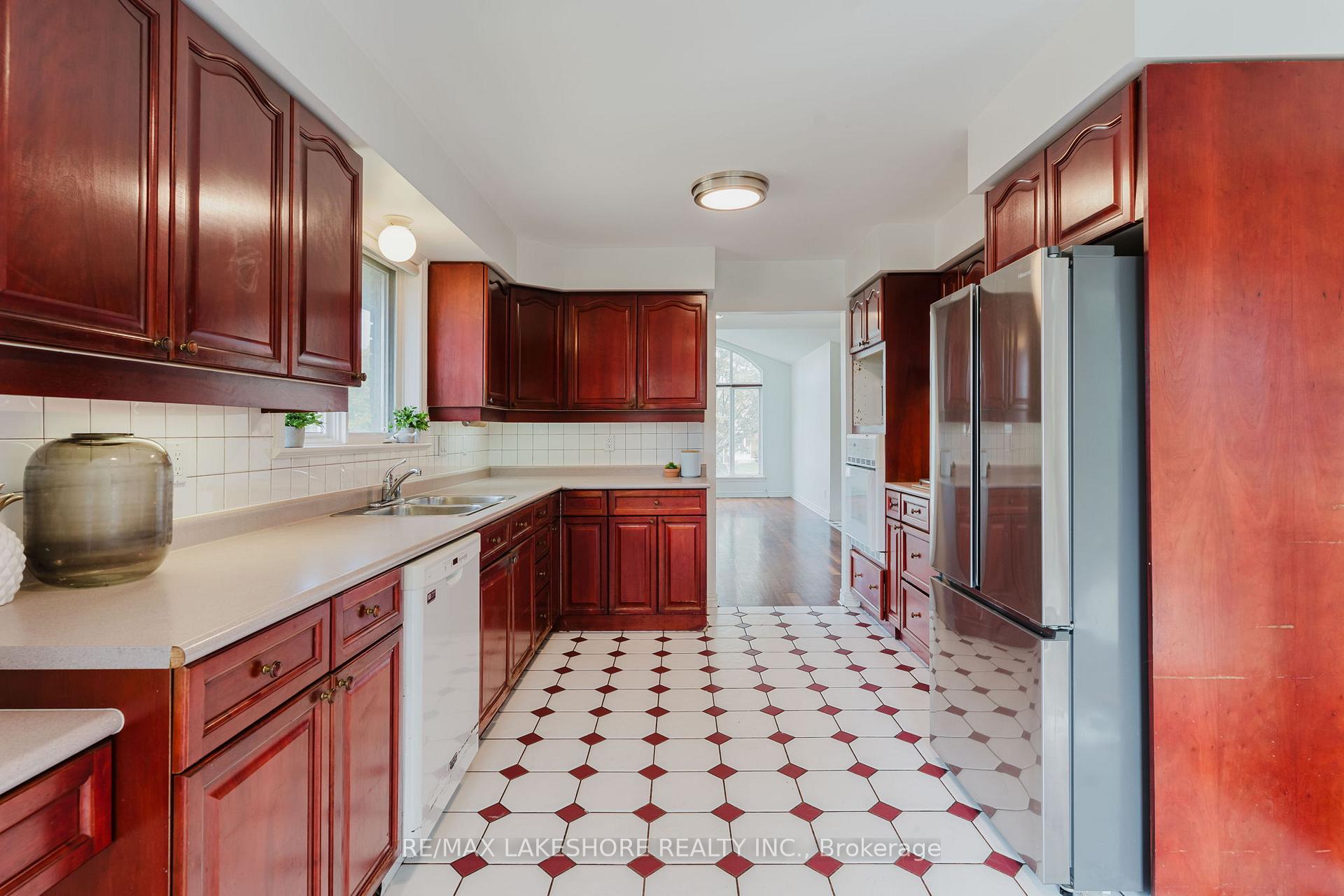 Photo 10 of 333 Booth Court, Cobourg — HOMEH