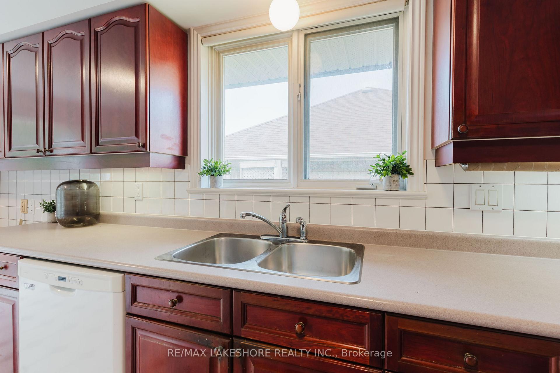 Photo 12 of 333 Booth Court, Cobourg — HOMEH