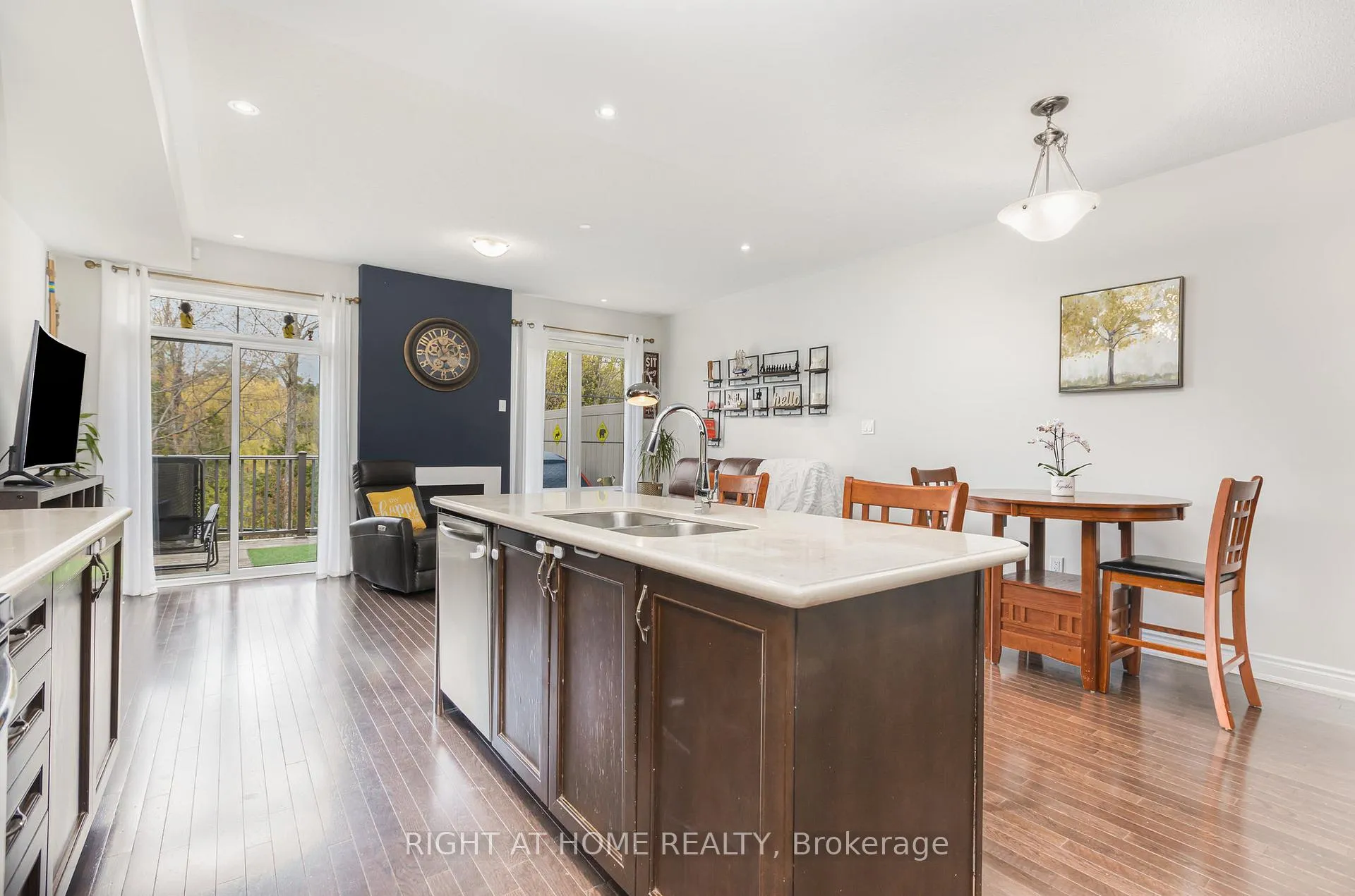 Photo 8 of Unit 124, 1331 Major Mackenzie Drive W, Vaughan, Patterson — HOMEH