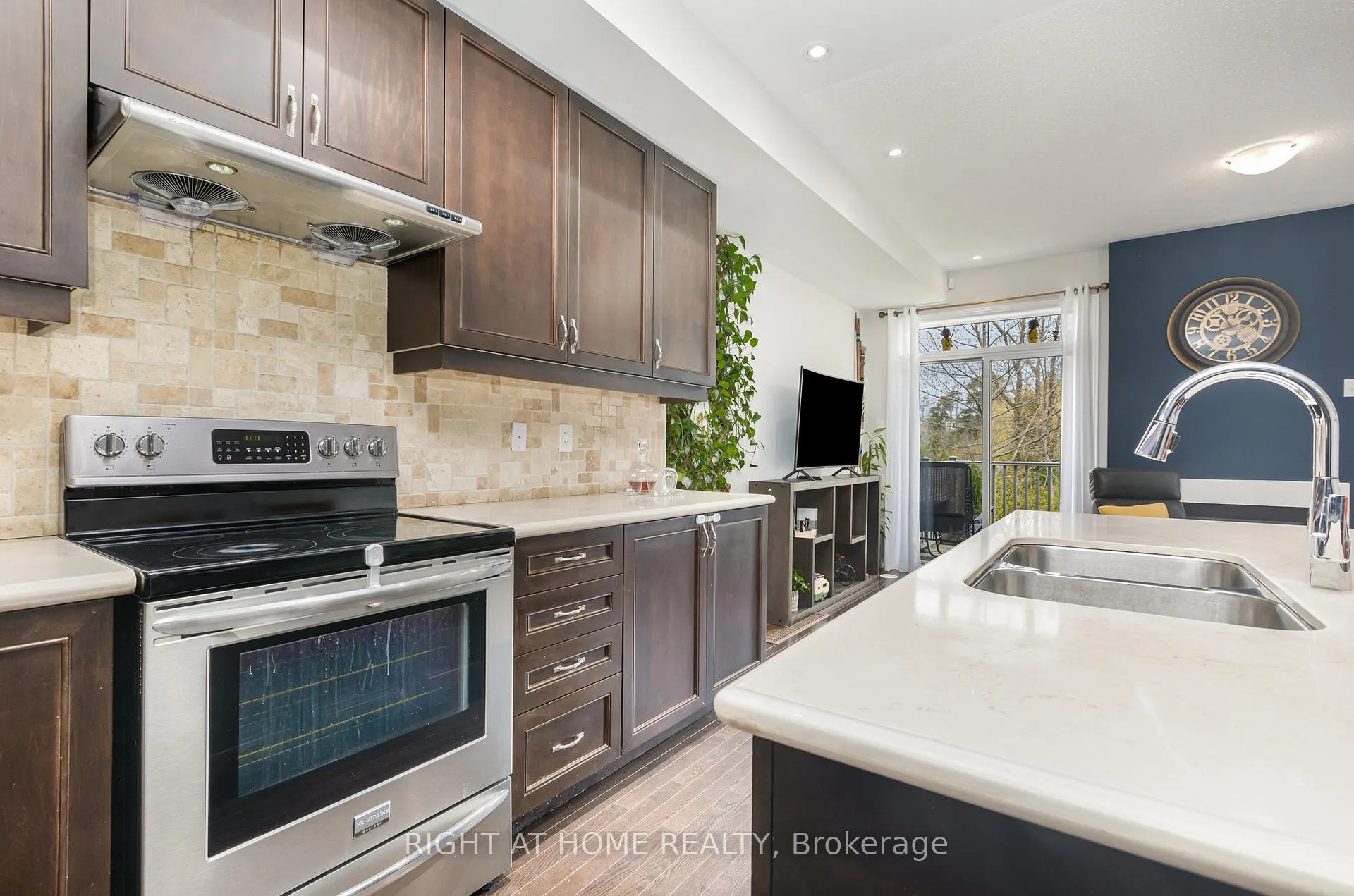 Photo 10 of Unit 124, 1331 Major Mackenzie Drive W, Vaughan, Patterson — HOMEH