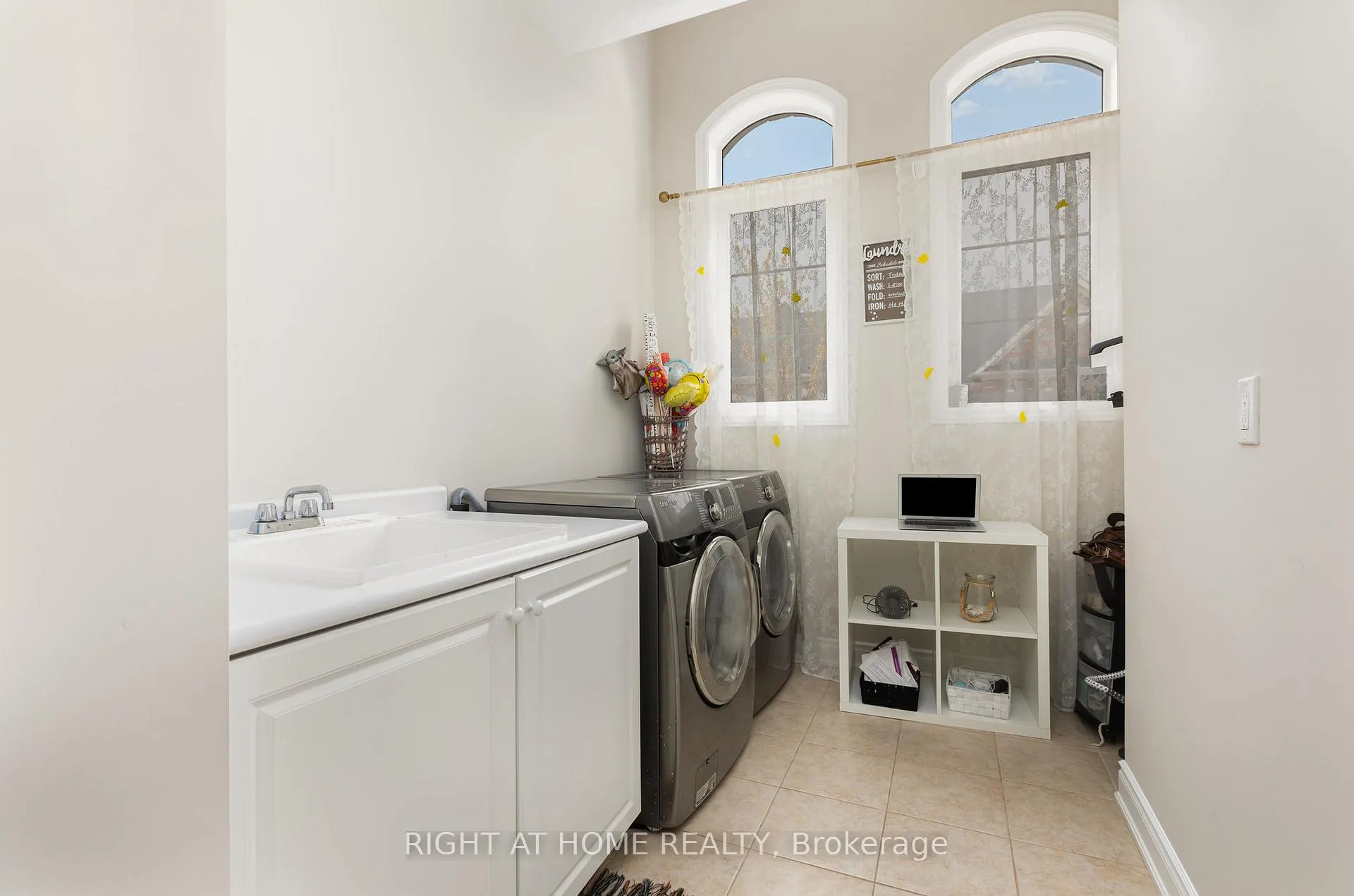 Photo 20 of Unit 124, 1331 Major Mackenzie Drive W, Vaughan, Patterson — HOMEH