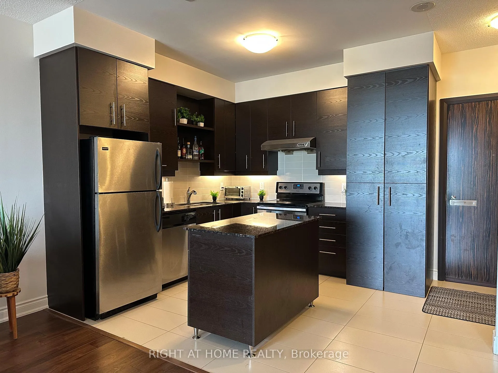 Photo 4 of Unit 1202, 325 South Park Road, Markham, Commerce Valley — HOMEH