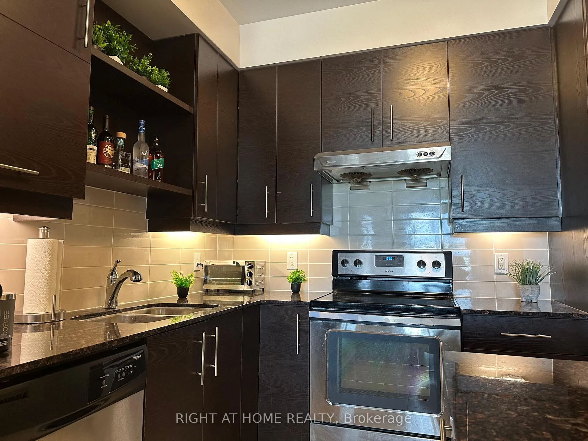 Photo 6 of Unit 1202, 325 South Park Road, Markham, Commerce Valley — HOMEH