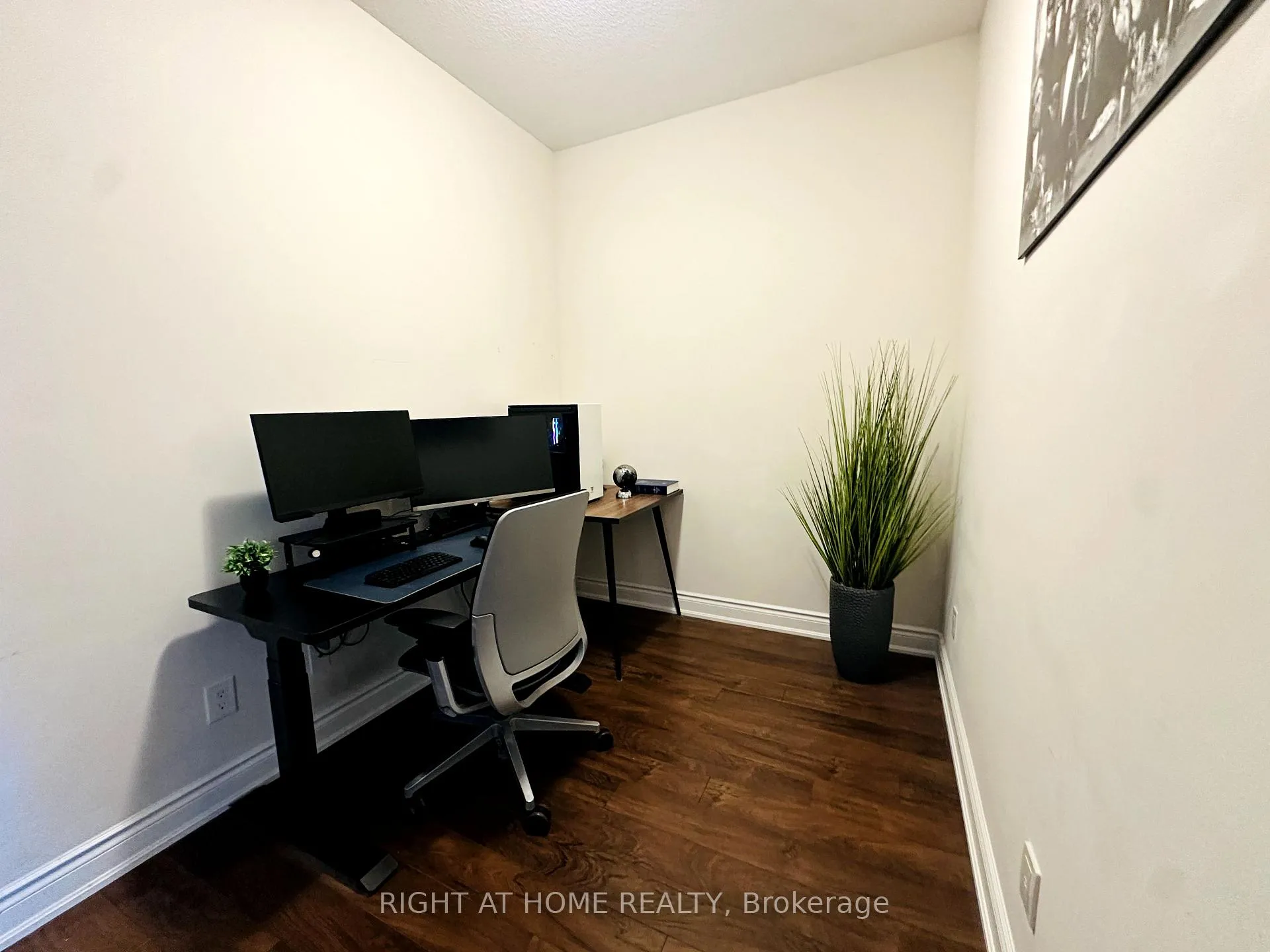 Photo 7 of Unit 1202, 325 South Park Road, Markham, Commerce Valley — HOMEH