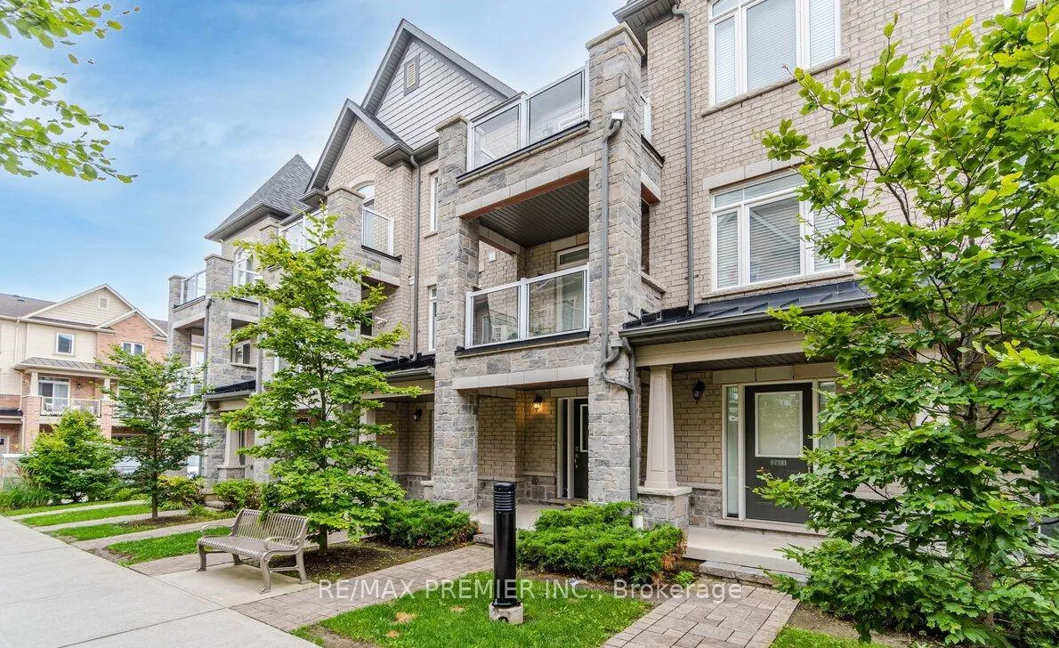 Photo 3 of 2615 Garrison Crossing, Pickering, Duffin Heights — HOMEH