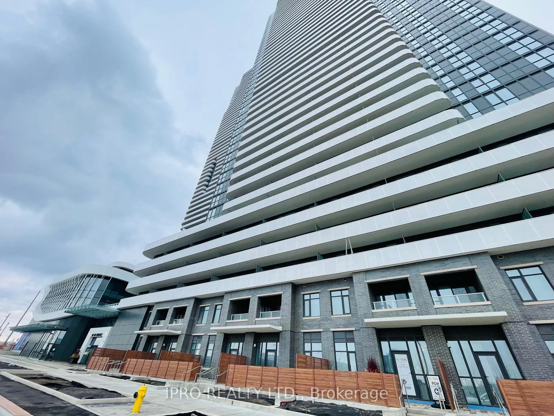 Photo 1 of Unit 2006, 225 Commerce Street, Vaughan, Vaughan Corporate Centre — HOMEH