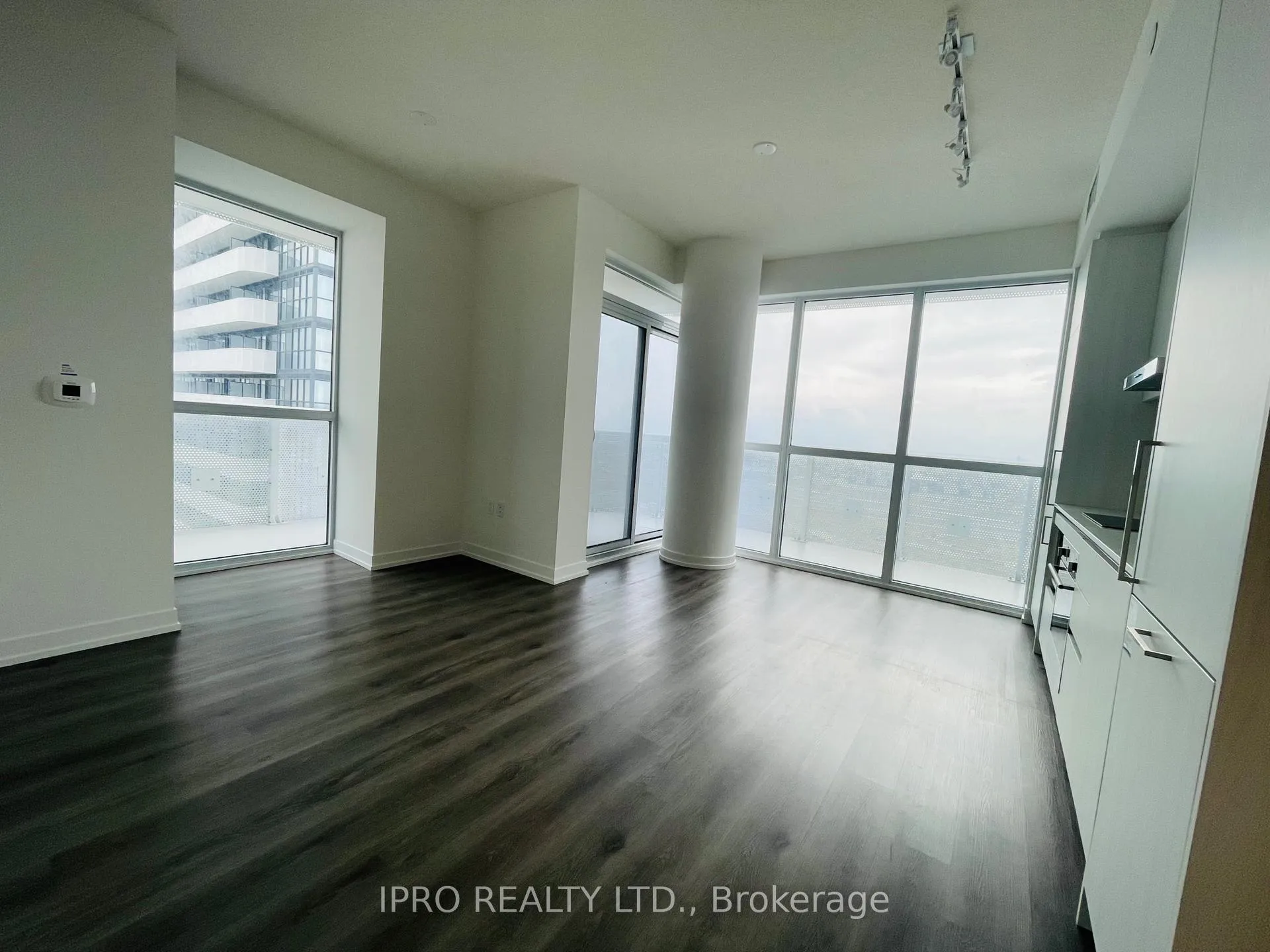 Photo 10 of Unit 2006, 225 Commerce Street, Vaughan, Vaughan Corporate Centre — HOMEH