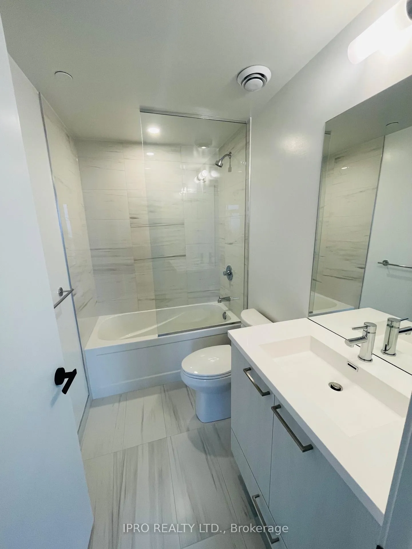Photo 19 of Unit 2006, 225 Commerce Street, Vaughan, Vaughan Corporate Centre — HOMEH