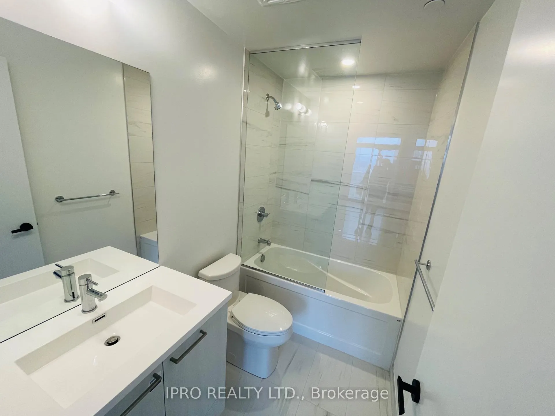 Photo 22 of Unit 2006, 225 Commerce Street, Vaughan, Vaughan Corporate Centre — HOMEH
