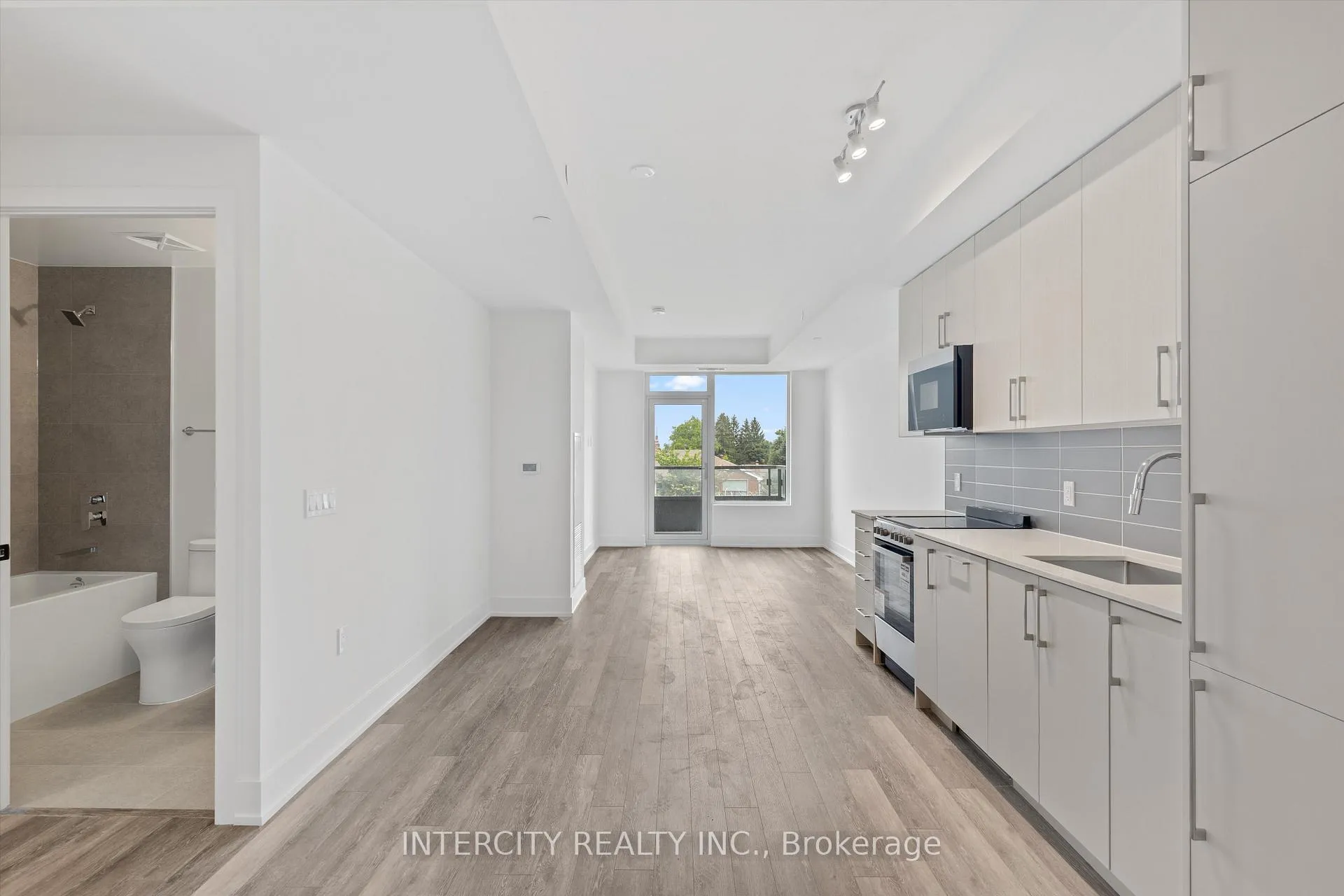 Photo 7 of Unit 235, 2075 King Road, King, King City — HOMEH