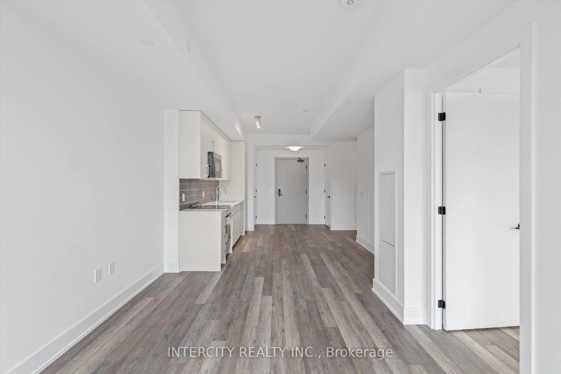 Photo 8 of Unit 235, 2075 King Road, King, King City — HOMEH