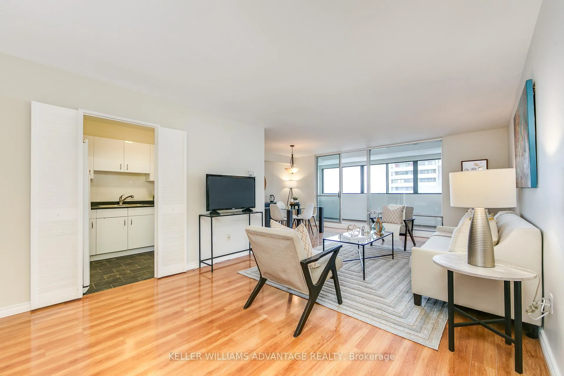 Photo 4 of Unit 2504, 1 Massey Square, Toronto, Crescent Town — HOMEH