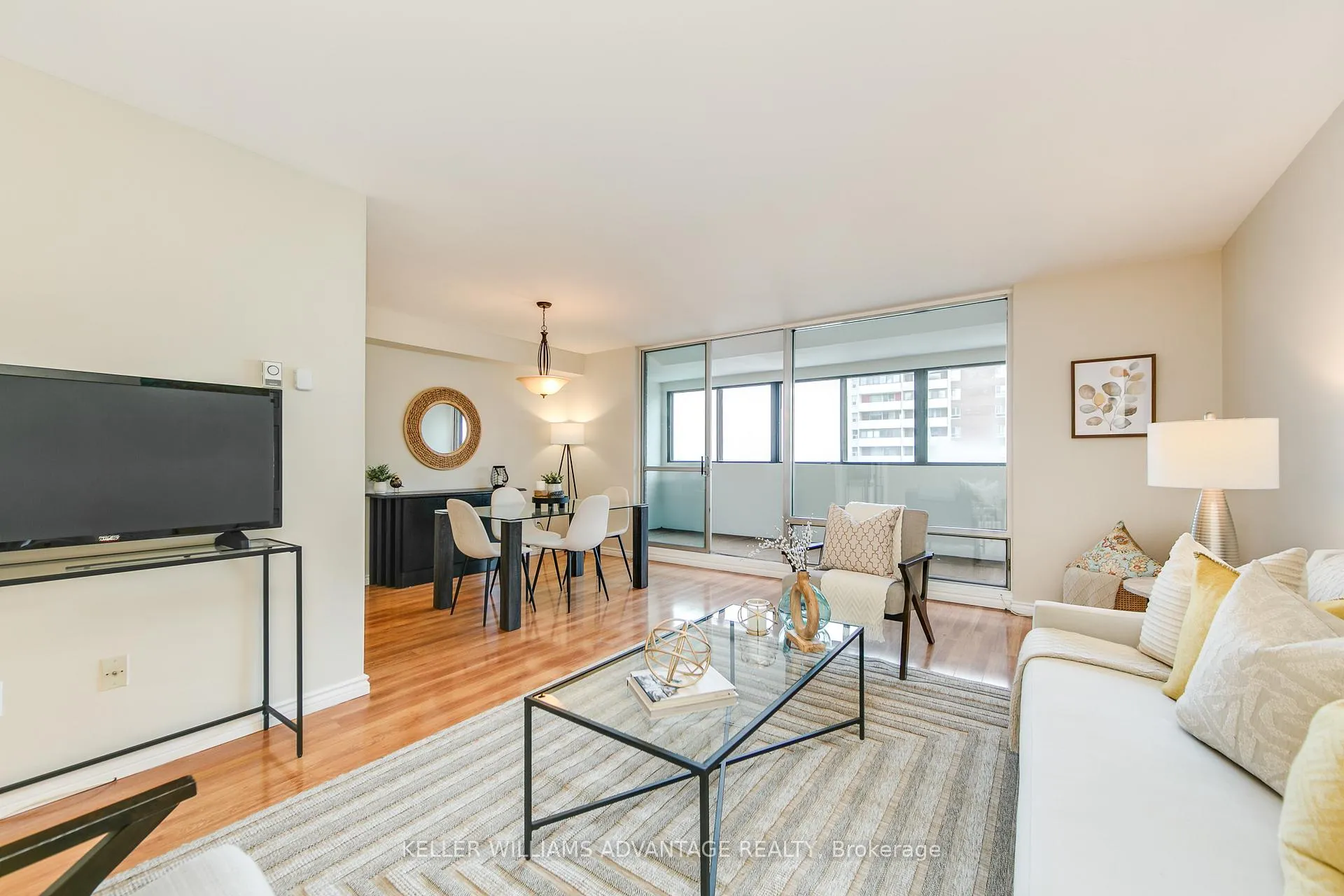 Photo 5 of Unit 2504, 1 Massey Square, Toronto, Crescent Town — HOMEH