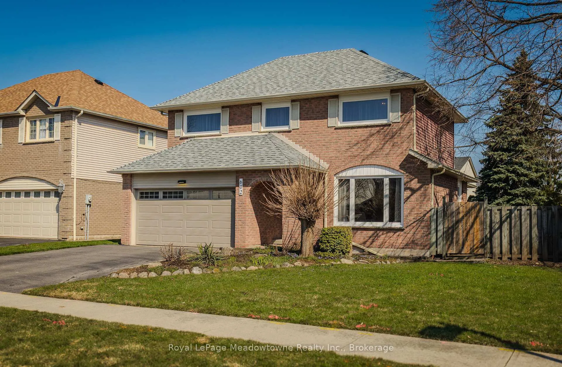 Photo 3 of 602 Hawthorne Crescent, Milton, Bronte Meadows — HOMEH