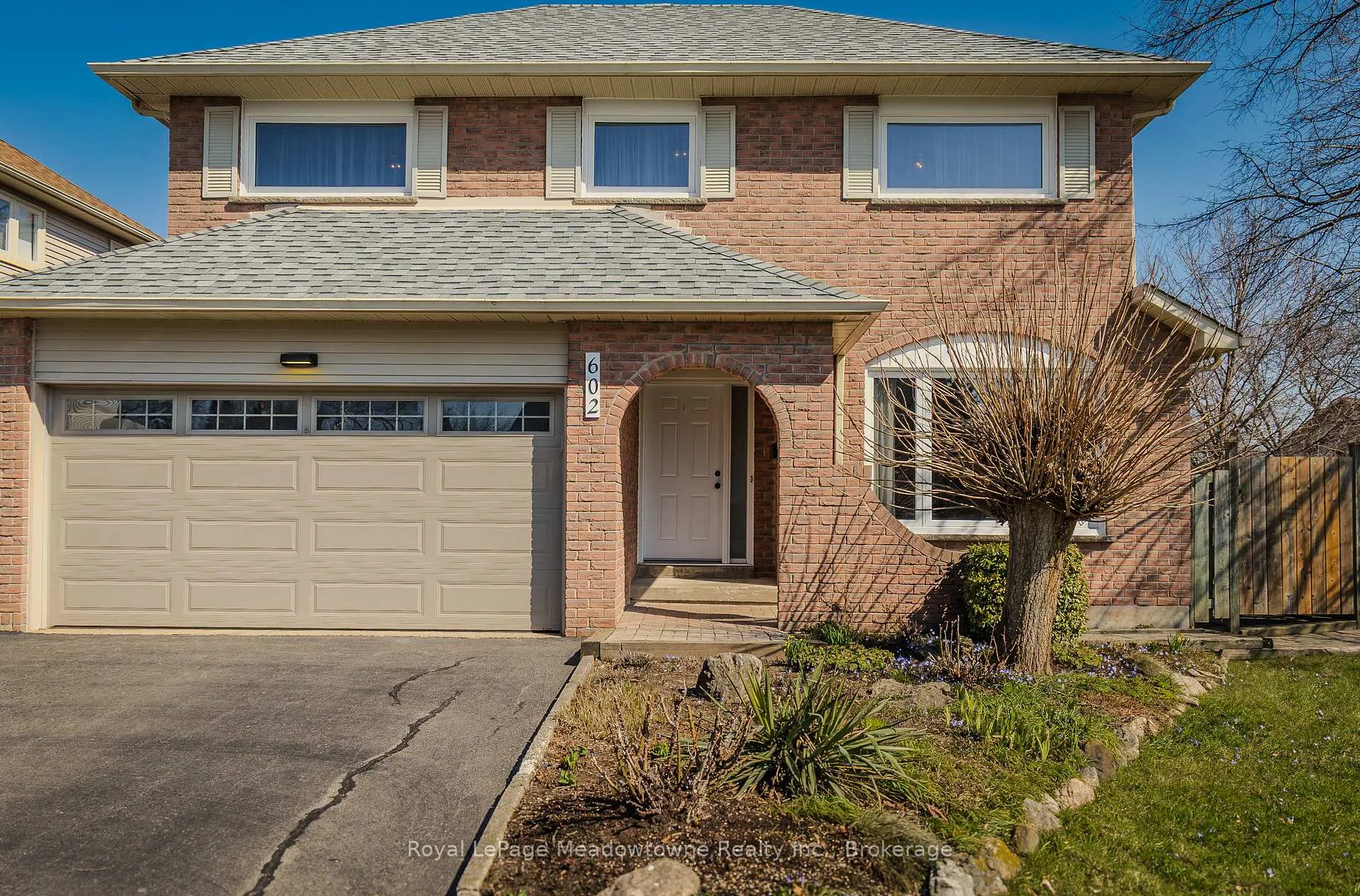 Photo 5 of 602 Hawthorne Crescent, Milton, Bronte Meadows — HOMEH