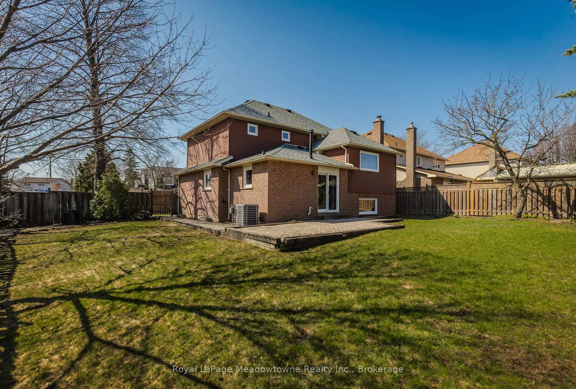 Photo 7 of 602 Hawthorne Crescent, Milton, Bronte Meadows — HOMEH
