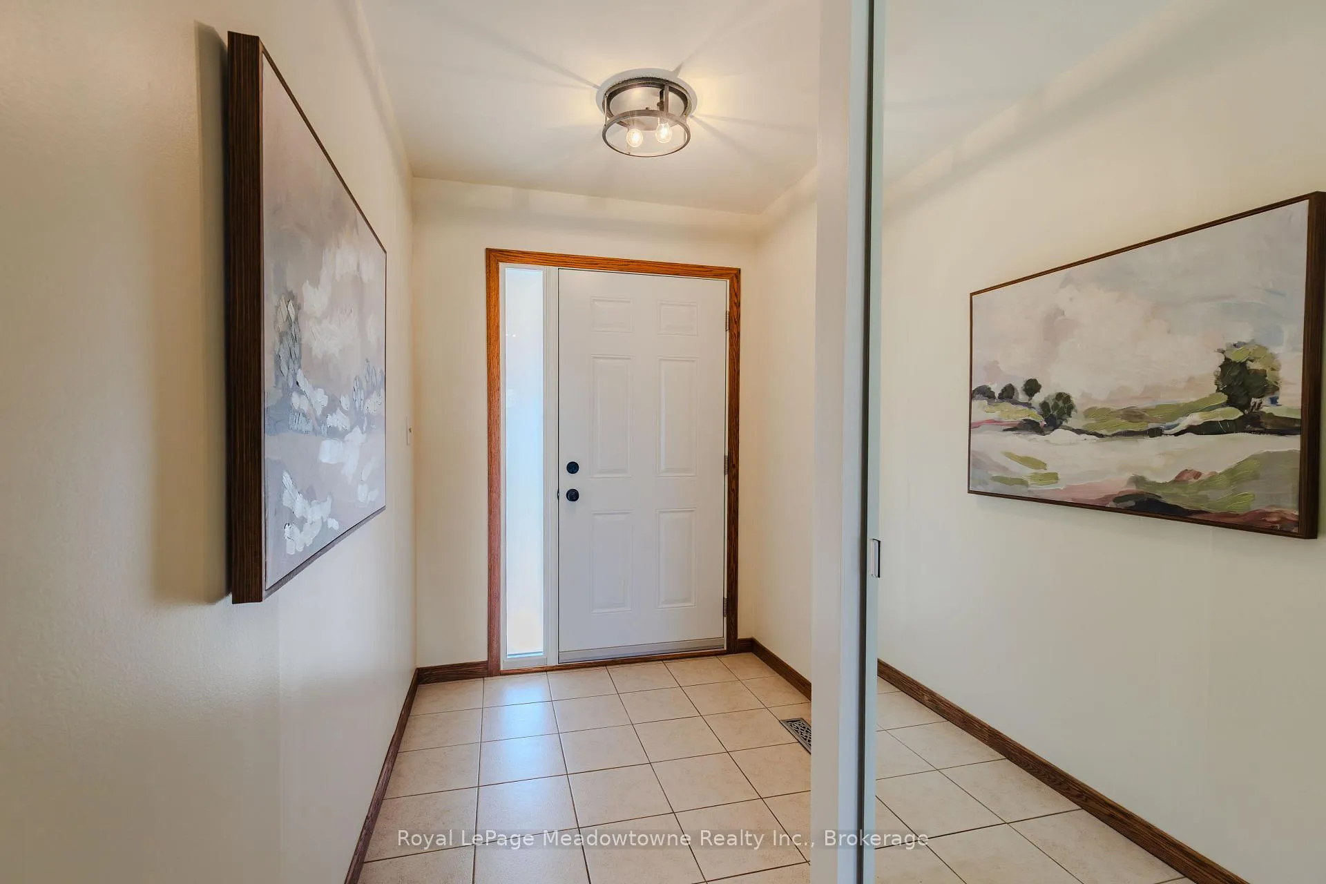 Photo 12 of 602 Hawthorne Crescent, Milton, Bronte Meadows — HOMEH