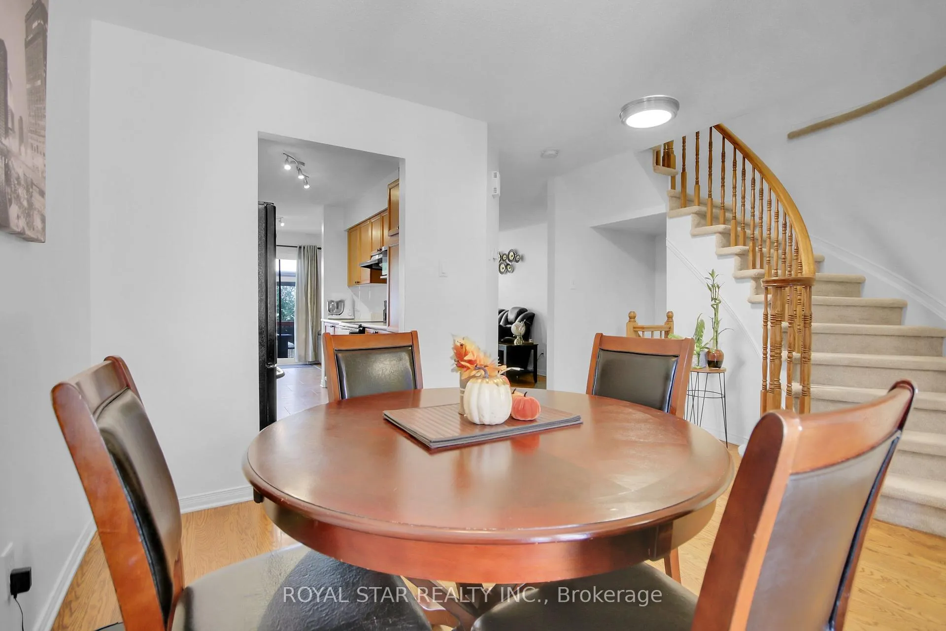 Photo 6 of 160 Deerfox Drive, Ottawa, Barrhaven - Longfields — HOMEH