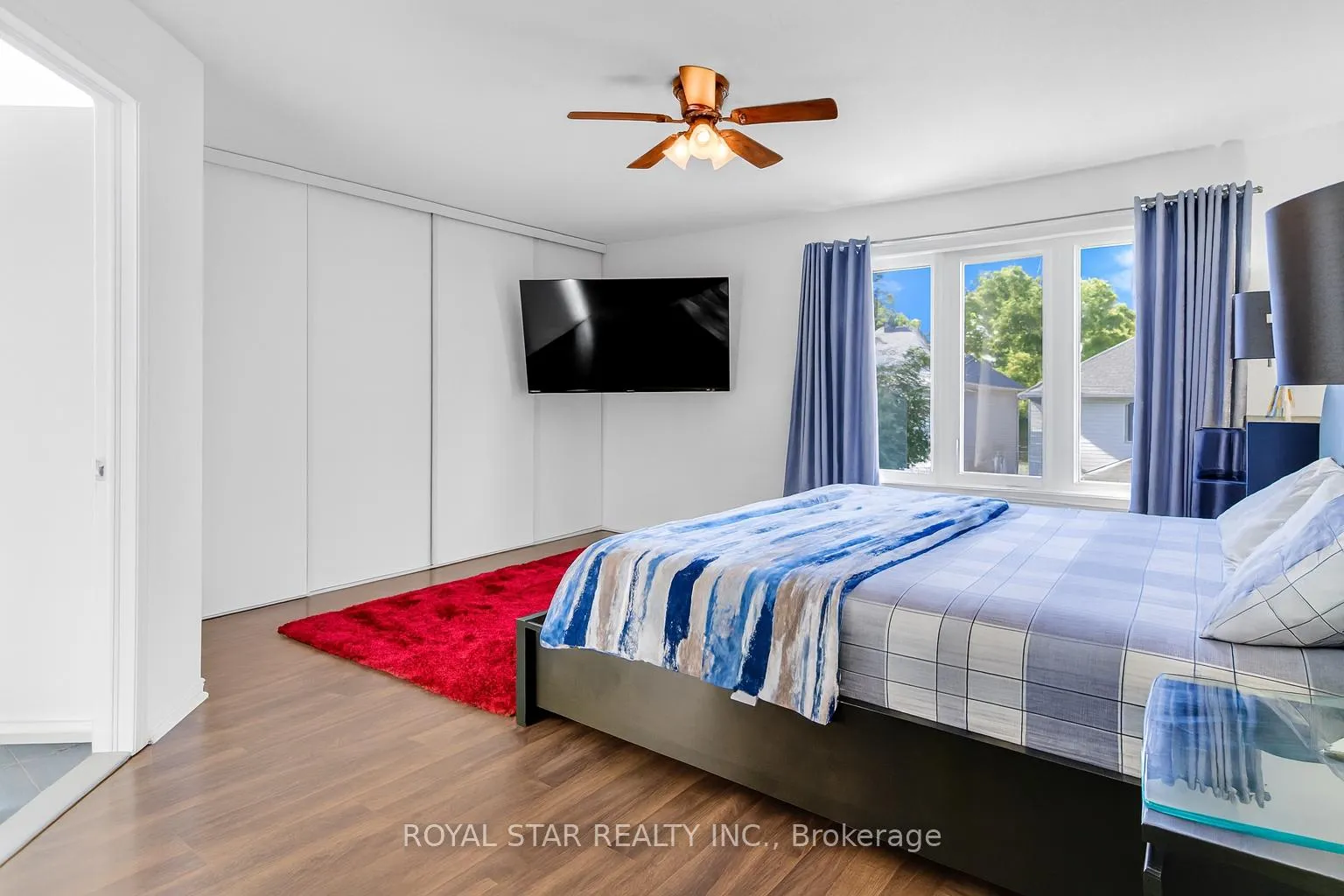 Photo 16 of 160 Deerfox Drive, Ottawa, Barrhaven - Longfields — HOMEH