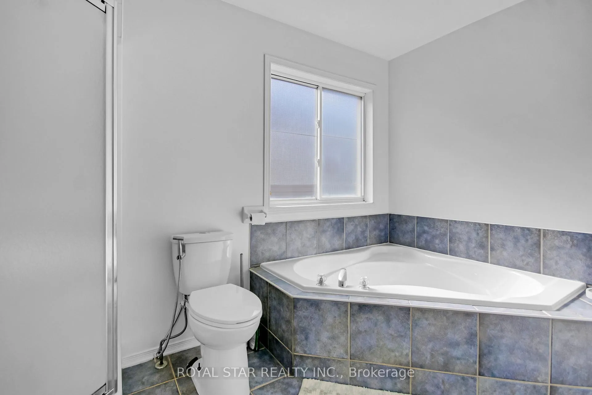 Photo 19 of 160 Deerfox Drive, Ottawa, Barrhaven - Longfields — HOMEH