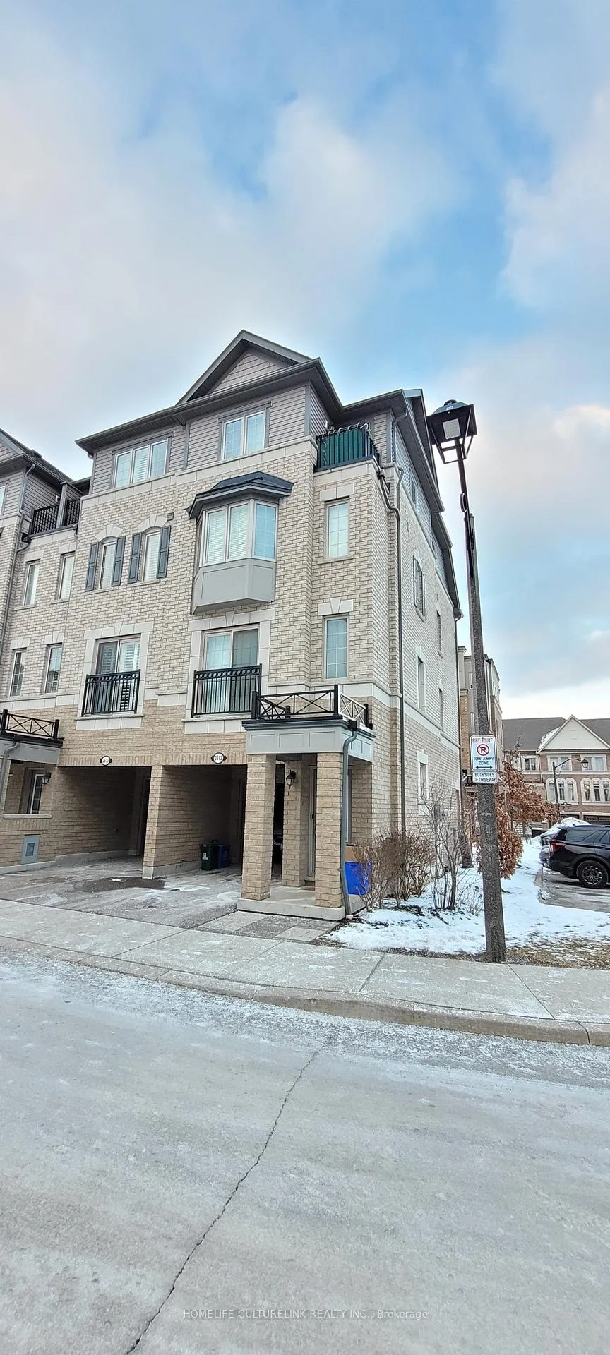 Photo 2 of 2613 Eaglesham Path, Oshawa, Windfields — HOMEH
