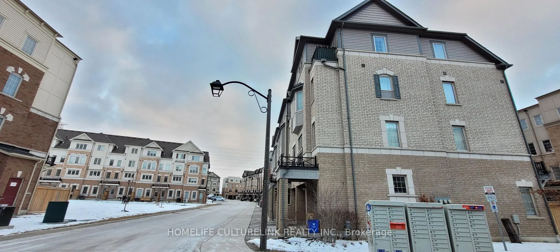 Photo 3 of 2613 Eaglesham Path, Oshawa, Windfields — HOMEH