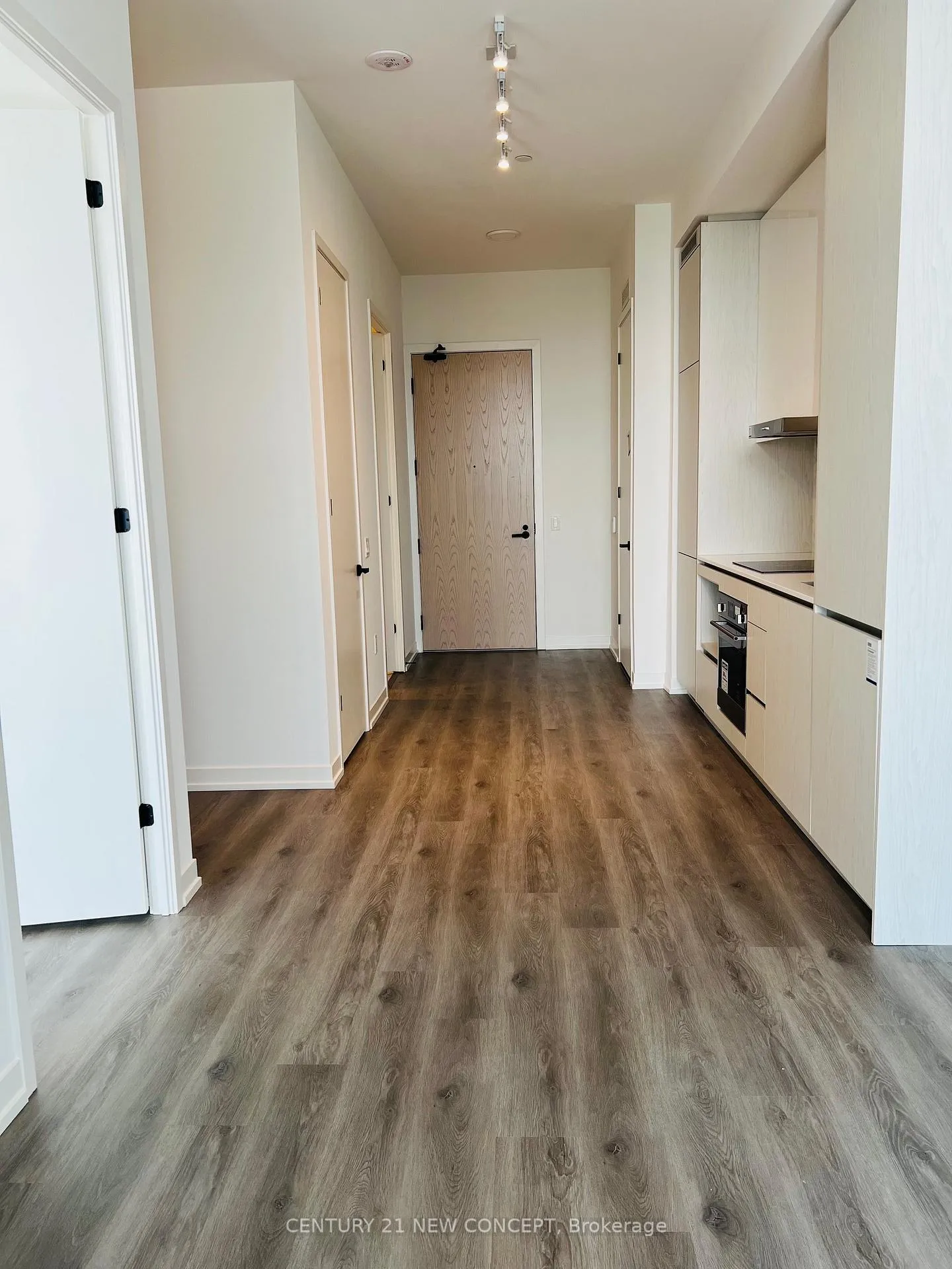 Photo 2 of Unit 616, 28 Interchange Way, Vaughan, Vaughan Corporate Centre — HOMEH