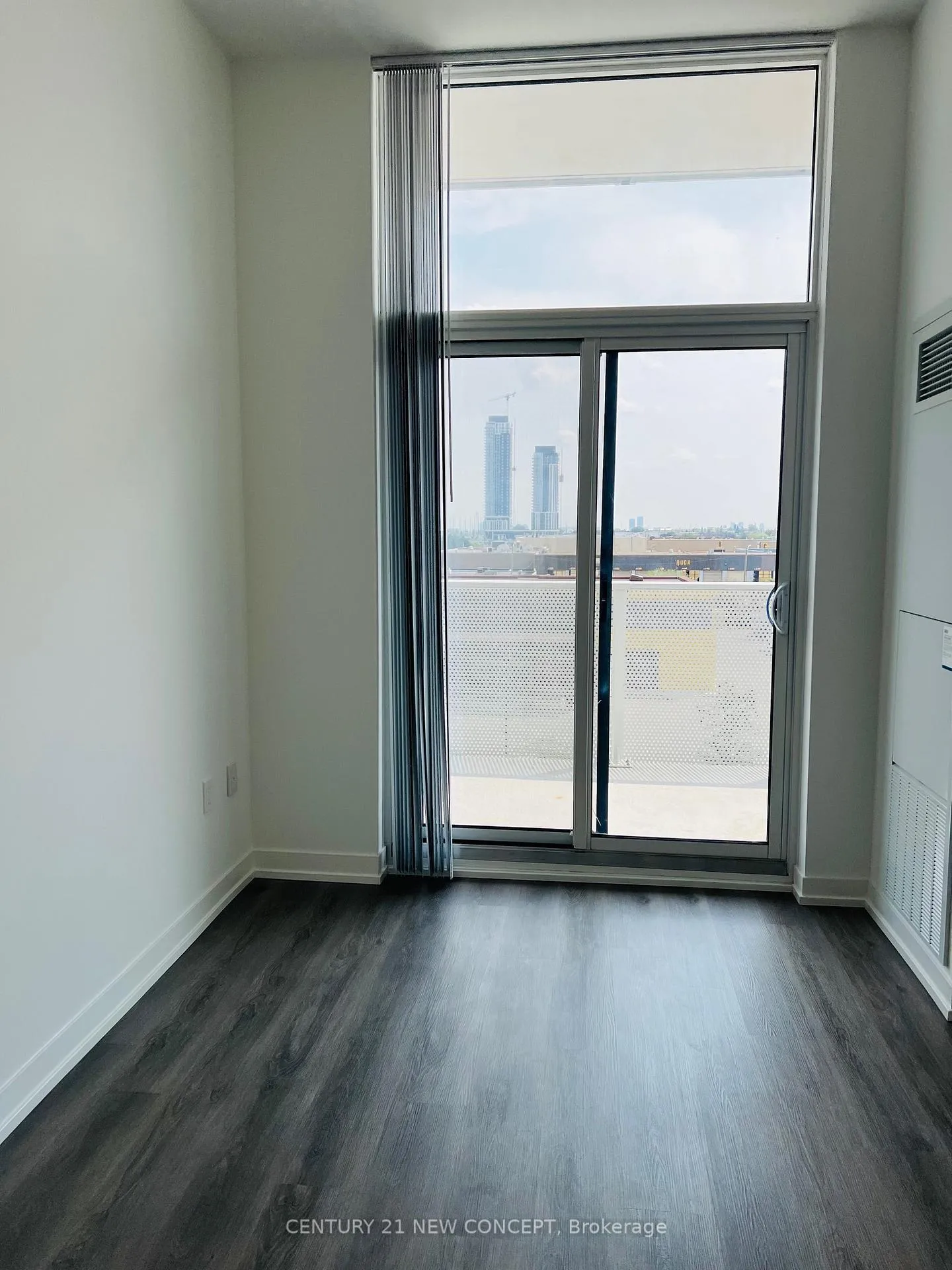 Photo 6 of Unit 616, 28 Interchange Way, Vaughan, Vaughan Corporate Centre — HOMEH
