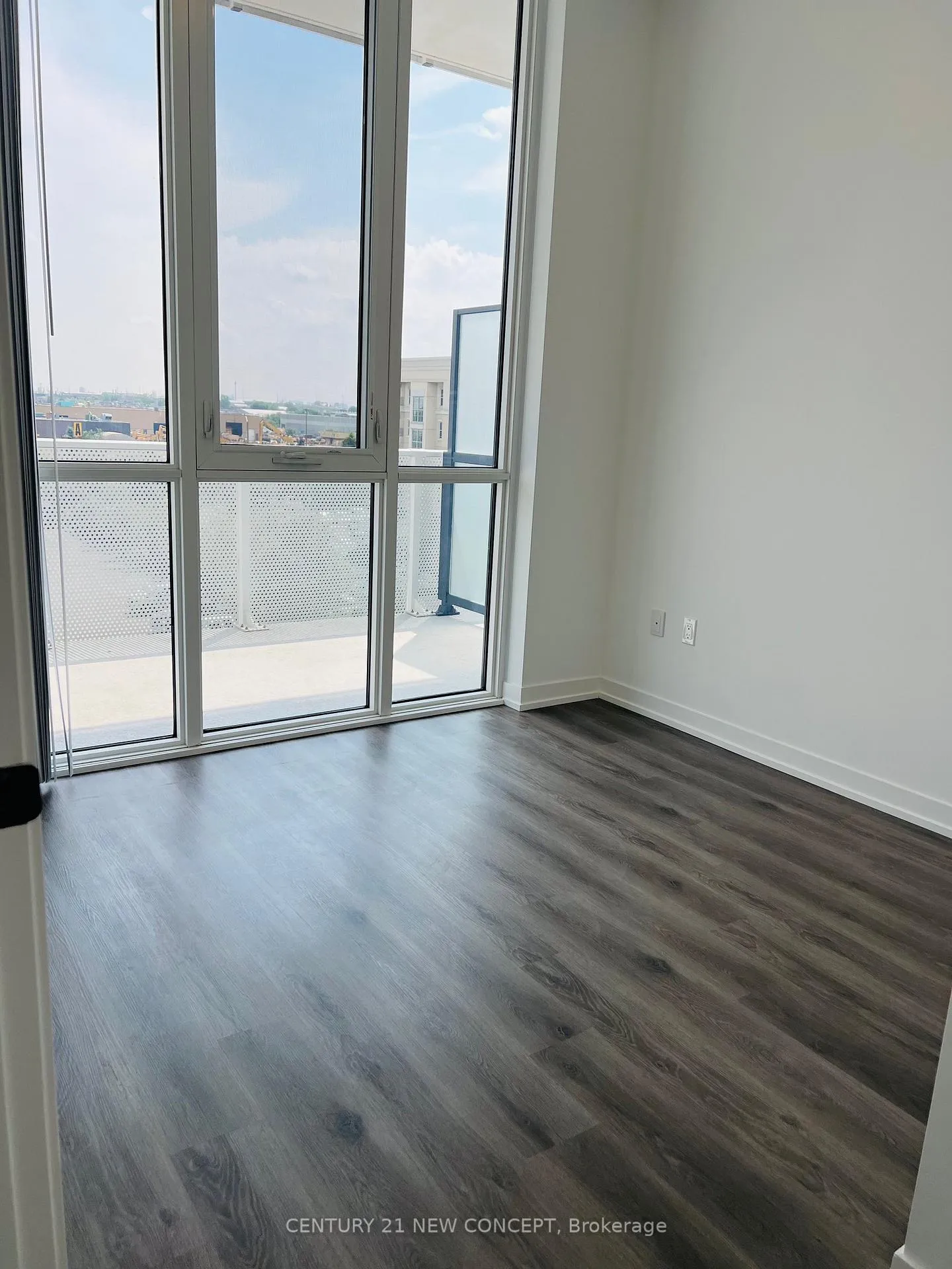 Photo 7 of Unit 616, 28 Interchange Way, Vaughan, Vaughan Corporate Centre — HOMEH