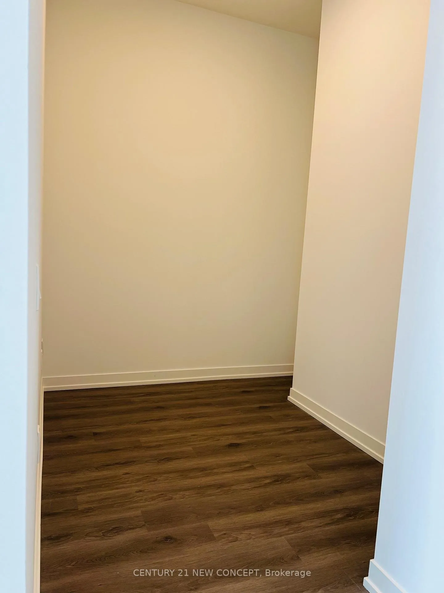 Photo 8 of Unit 616, 28 Interchange Way, Vaughan, Vaughan Corporate Centre — HOMEH
