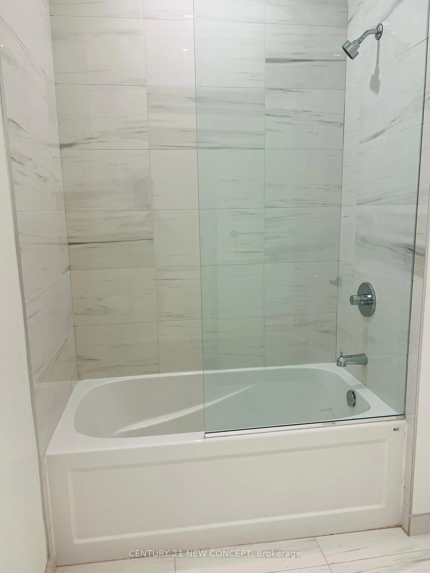 Photo 12 of Unit 616, 28 Interchange Way, Vaughan, Vaughan Corporate Centre — HOMEH
