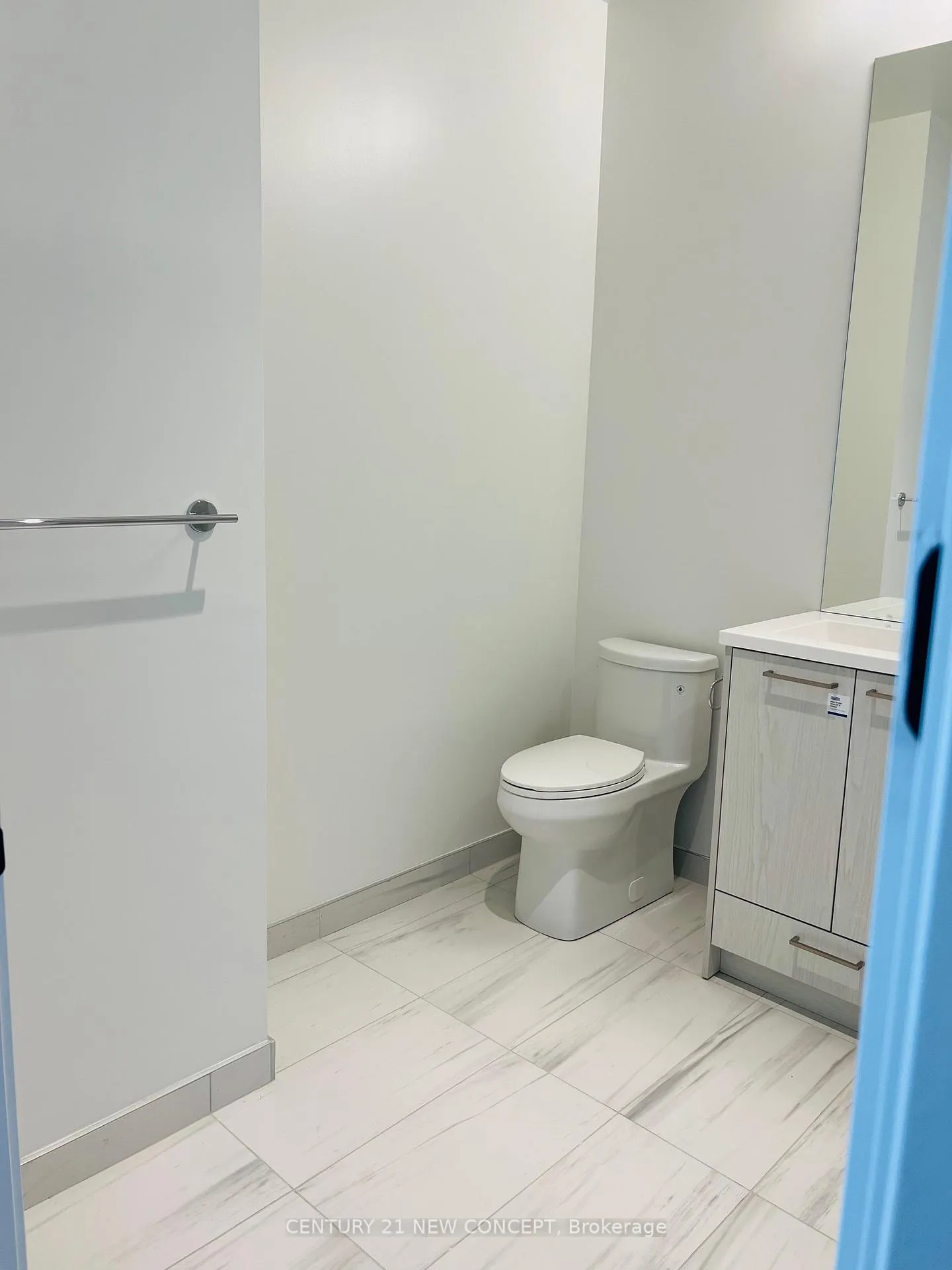 Photo 13 of Unit 616, 28 Interchange Way, Vaughan, Vaughan Corporate Centre — HOMEH
