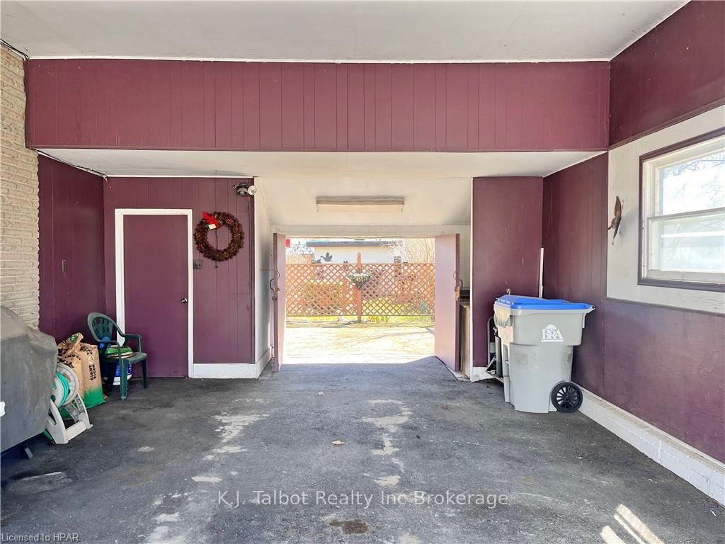 Photo 3 of 190 Oxford Street, Goderich, Goderich (Town) — HOMEH