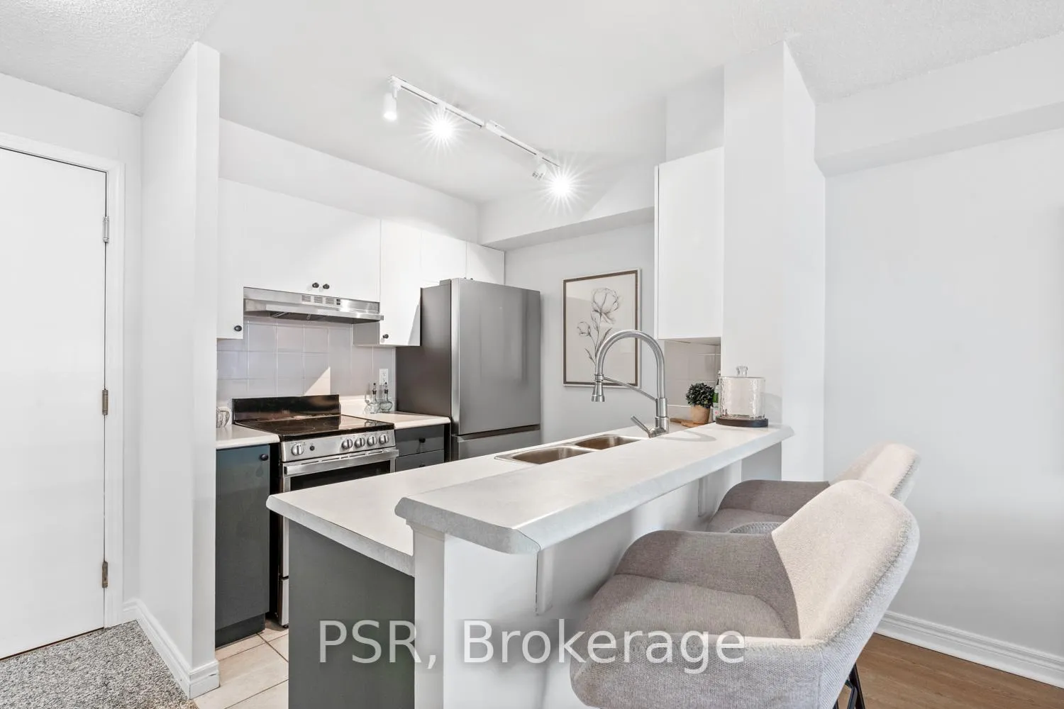 Photo 10 of Unit 905, 152 St Patrick Street, Toronto, Kensington-Chinatown — HOMEH