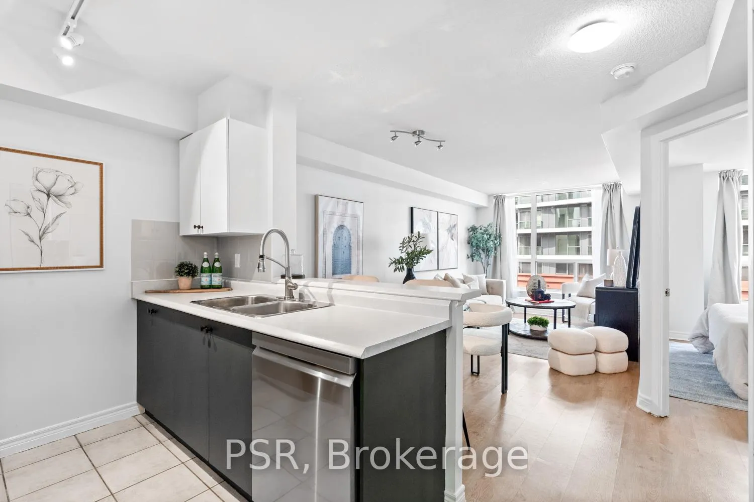 Photo 12 of Unit 905, 152 St Patrick Street, Toronto, Kensington-Chinatown — HOMEH