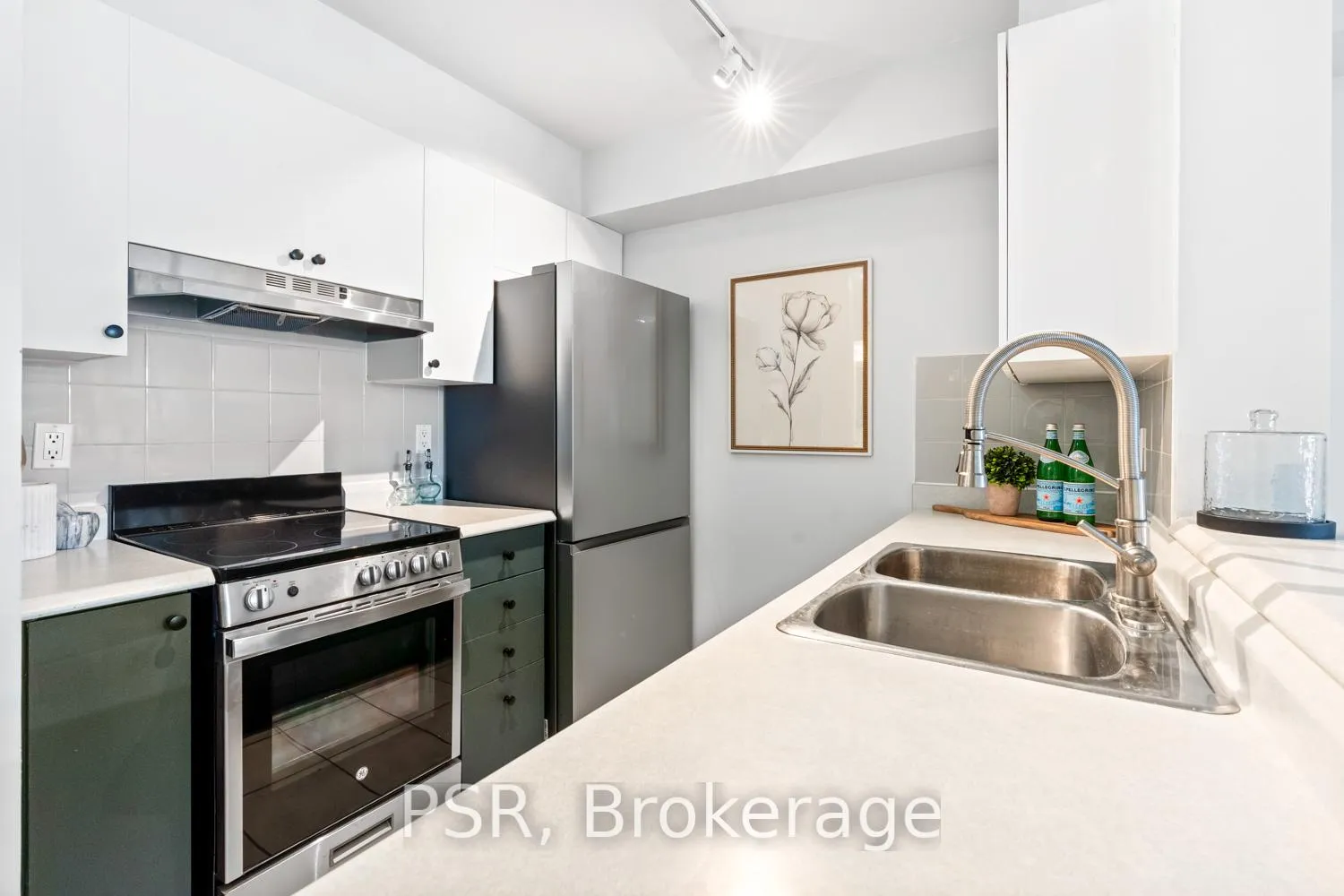 Photo 14 of Unit 905, 152 St Patrick Street, Toronto, Kensington-Chinatown — HOMEH