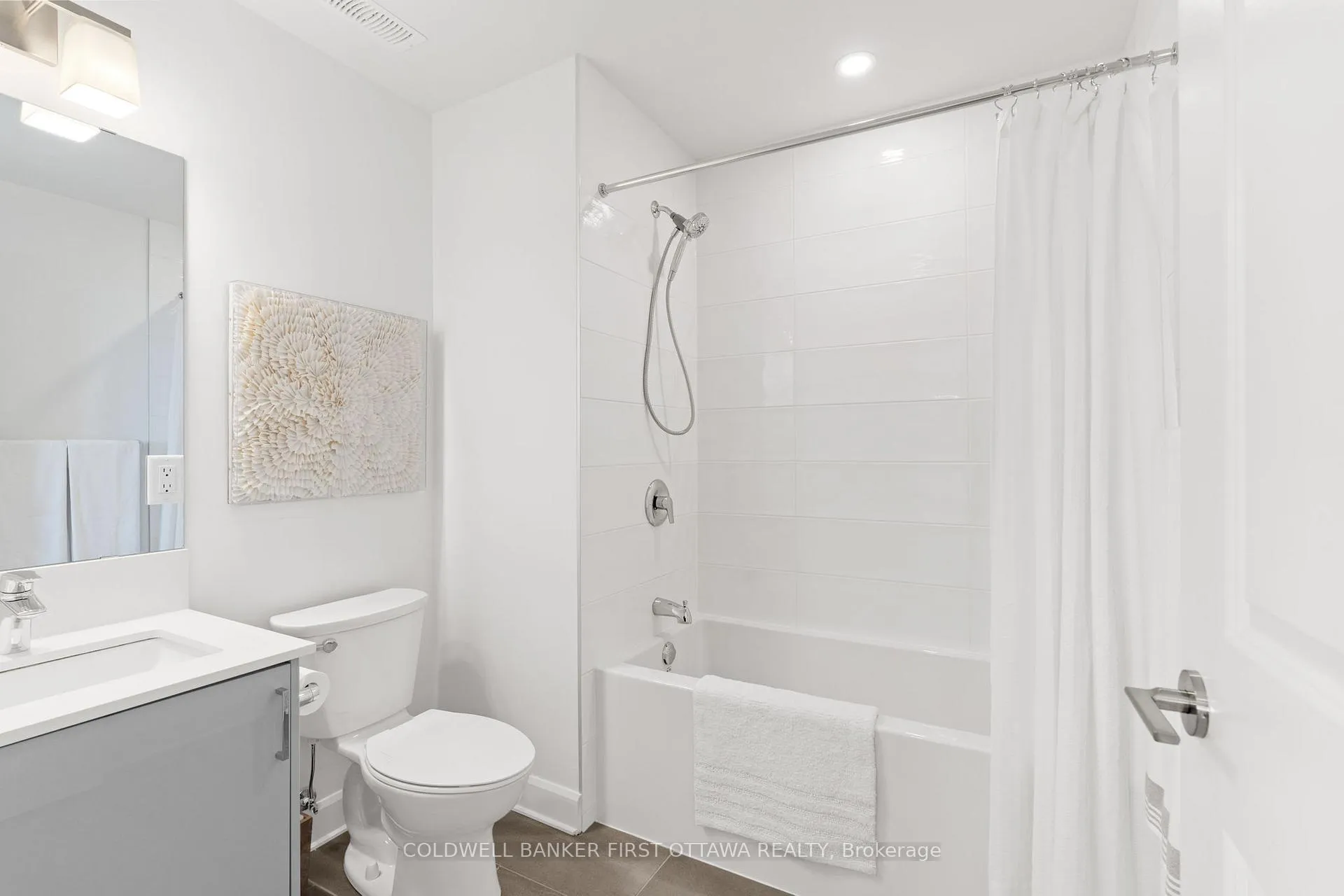 Photo 8 of Unit 102, 655 Wanaki Road, Ottawa, Cardinal Glen — HOMEH